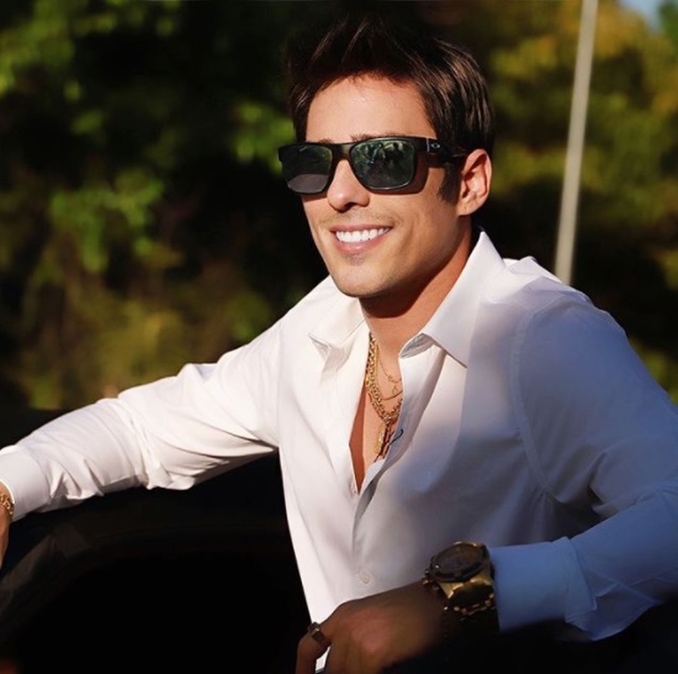 Advogado que ostenta vida de luxo nas redes sociais é acusado de tirar  dinheiro indevido de clientes em MT | G1