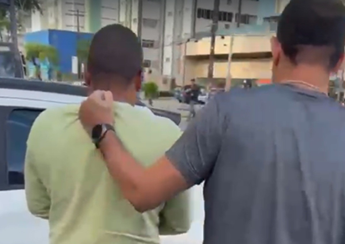 Suspeito de matar esposa na frente do sobrinho de 12 anos é preso; VÍDEO