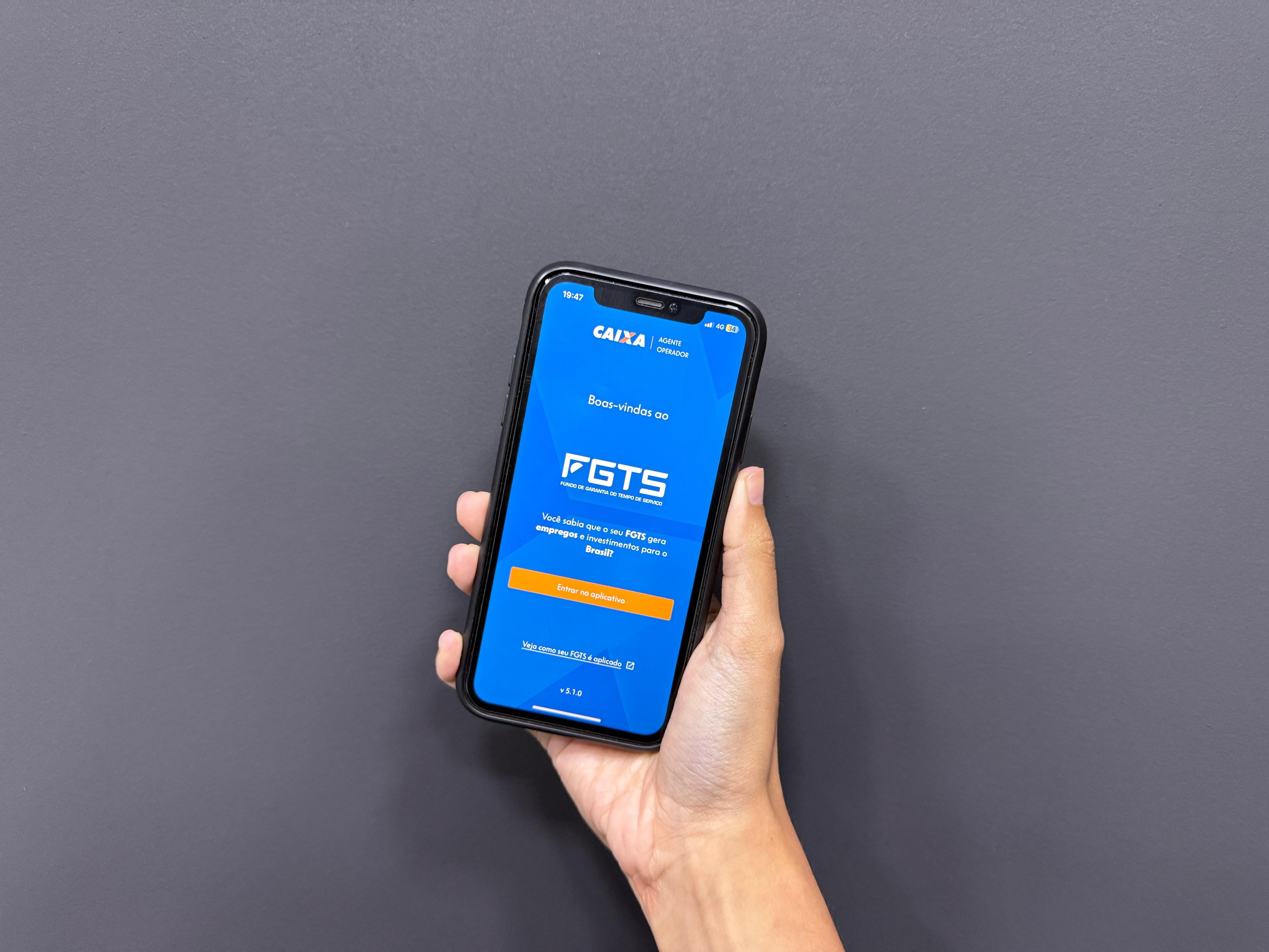 Ministro do Trabalho vai propor liberação do FGTS para 13 milhões de pessoas demitidas neste ano que aderiram ao saque-aniversário