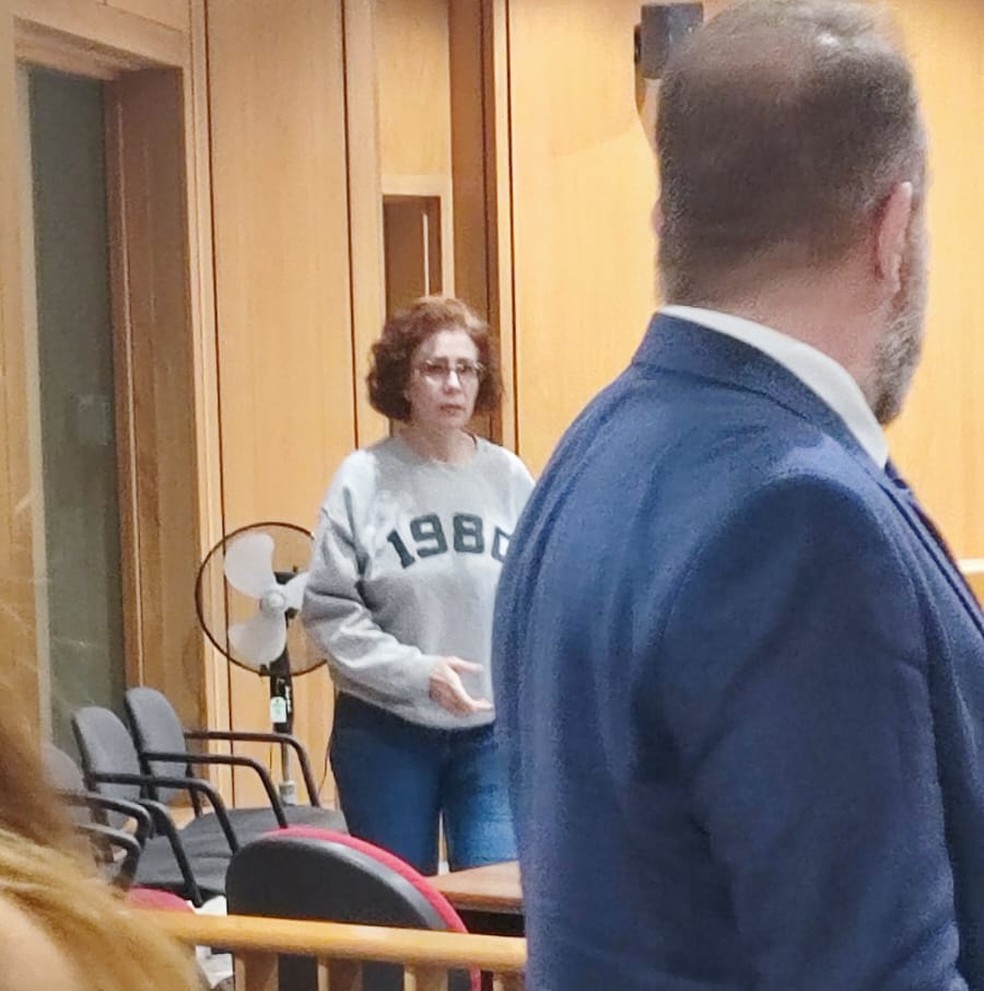 A deputada licenciada Carla Zambelli no início da sessão no Tribunal de Apelações de Roma, em 27 de agosto de 2025. — Foto: TV Globo