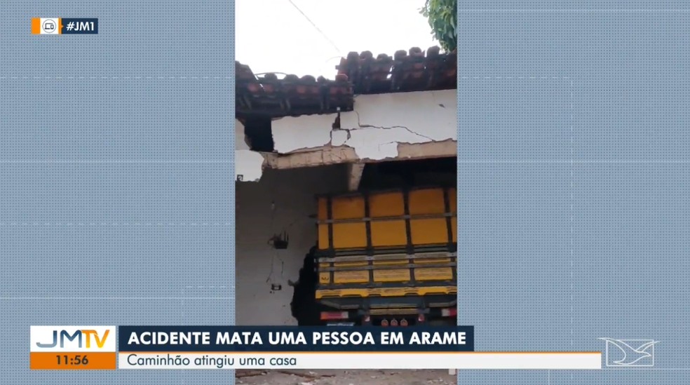 Pedreiro morre após caminhão perder o freio e invadir casa em Arame — Foto: Reprodução/TV Mirante