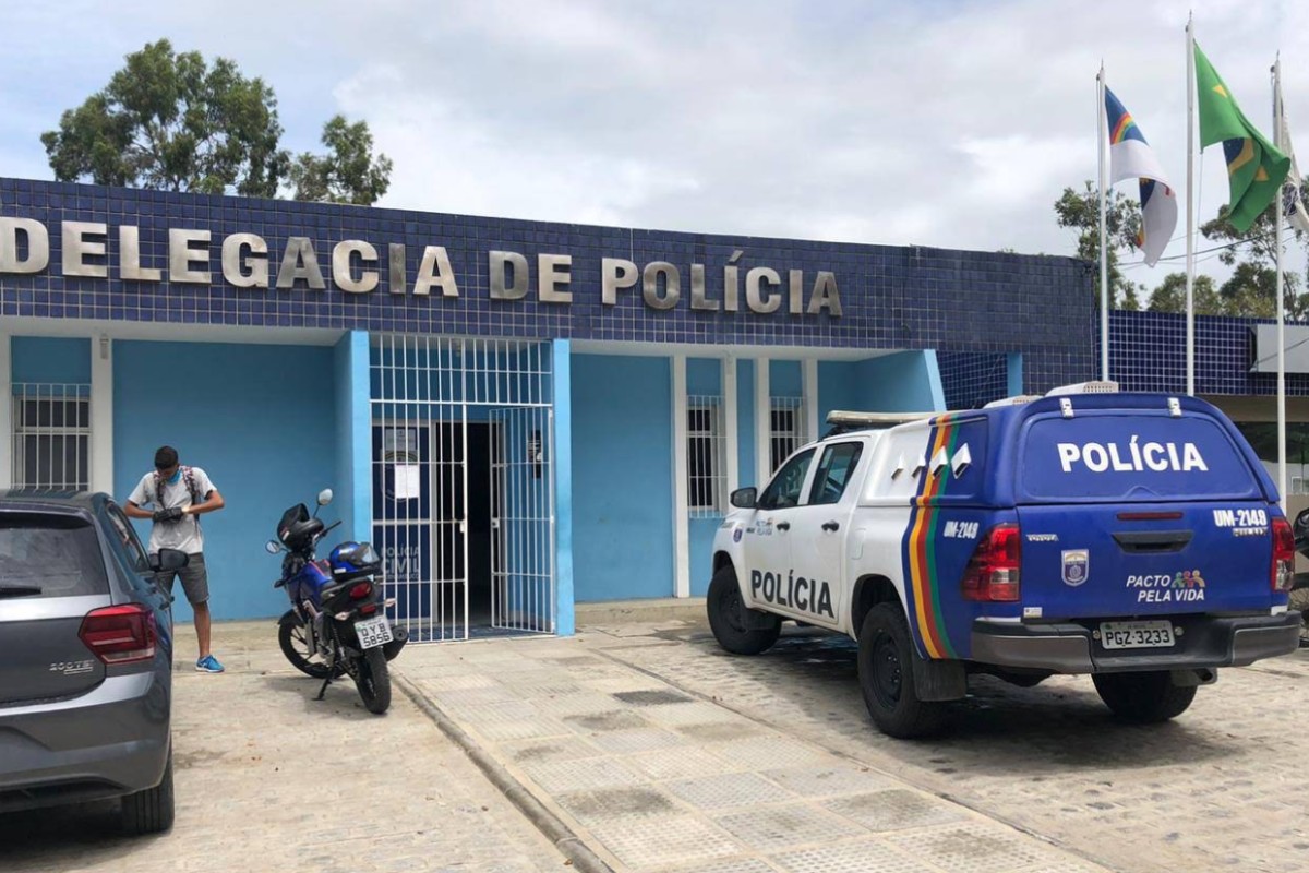 Mulher é presa por matar marido com golpe de faca em Gravatá; defesa alega violência doméstica