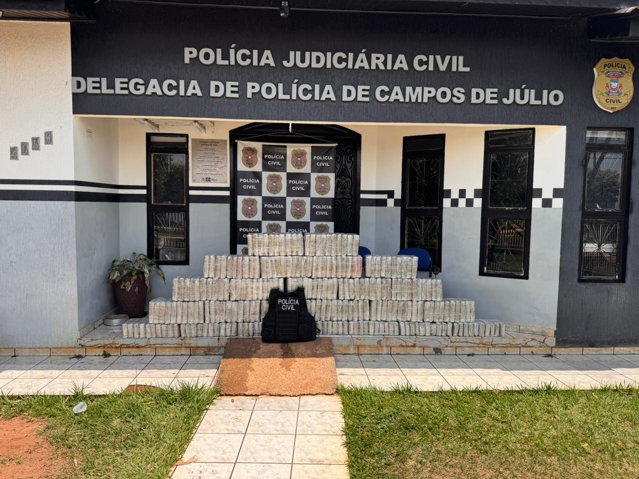 Homem é preso suspeito de traficar 240 tabletes análogo a skank em MT