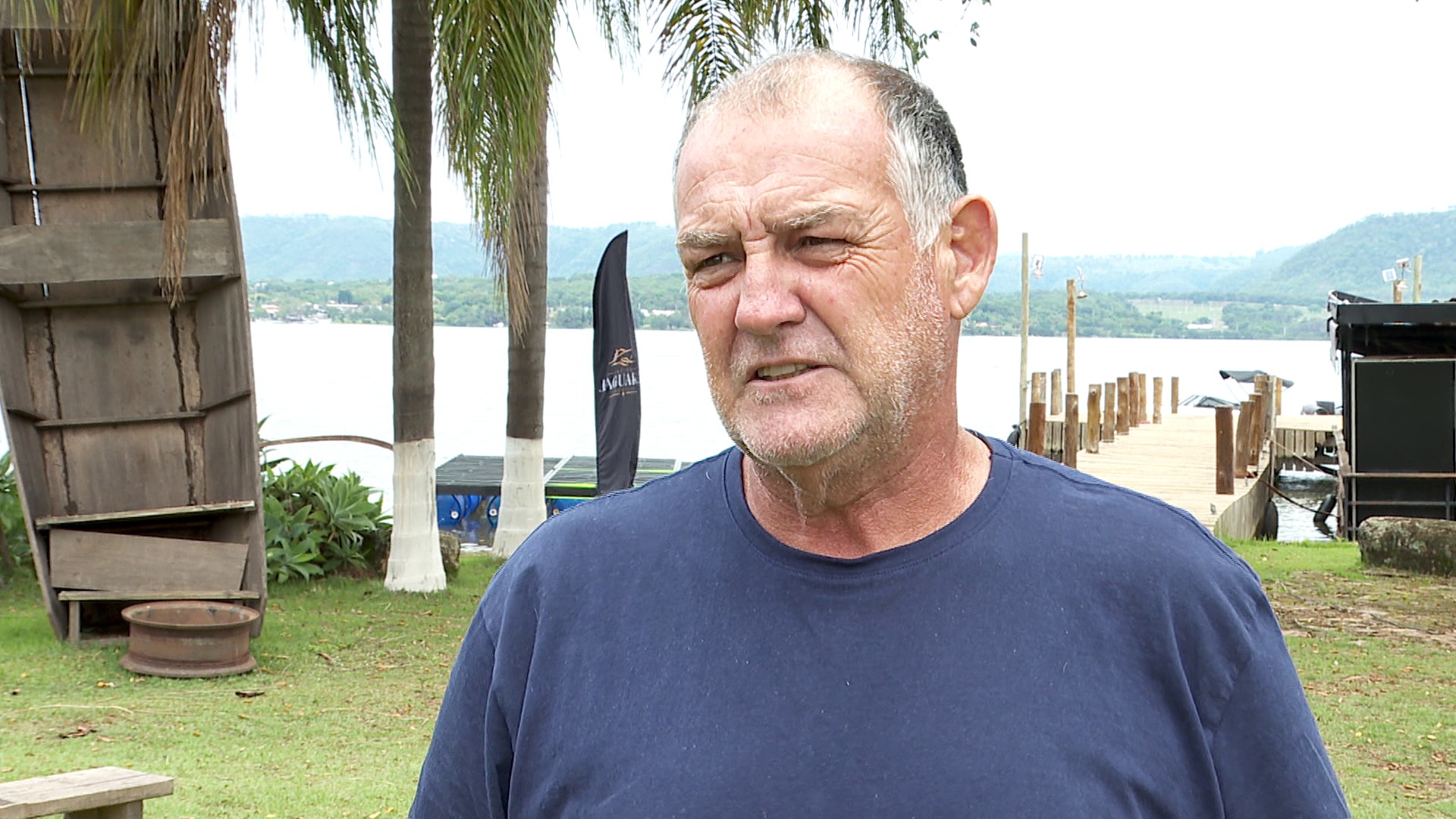 Piloto diz que chalana estava em dia e que agiu rápido antes de naufrágio no Rio Grande: 'Colete em todo mundo'  