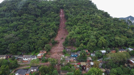 Governador diz que RS vive seu 'maior desastre' e alerta: 'Não teremos capacidade de resgatar todos' - Foto: (GABRIEL HAESBAERT/ISHOOT/ESTADÃO CONTEÚDO)