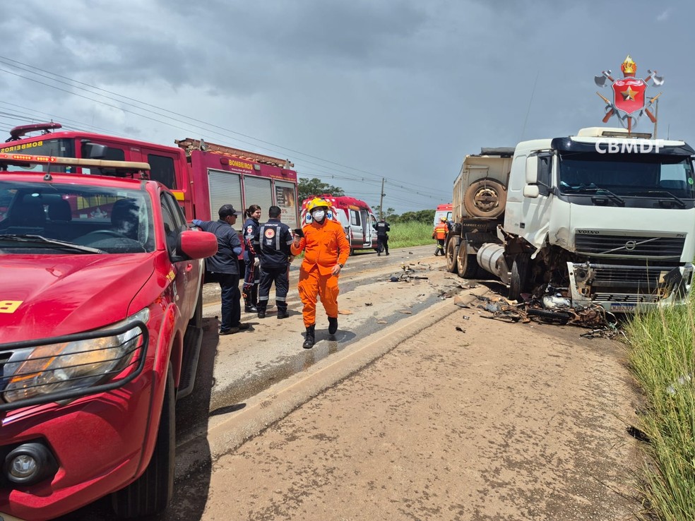 Colisão entre três veículos deixa um óbito na BR-080 — Foto: CBMDF/Reprodução