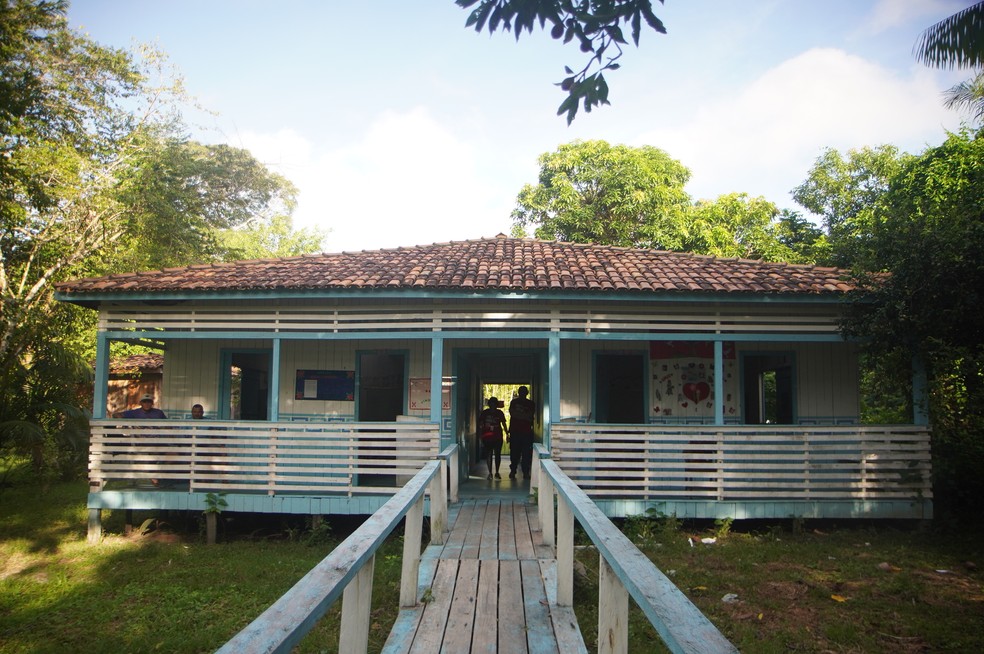 Escolas municipais, no Marajó, funcionam em terrenos que alagam — Foto: Desiree Giusti/Habitat Brasil