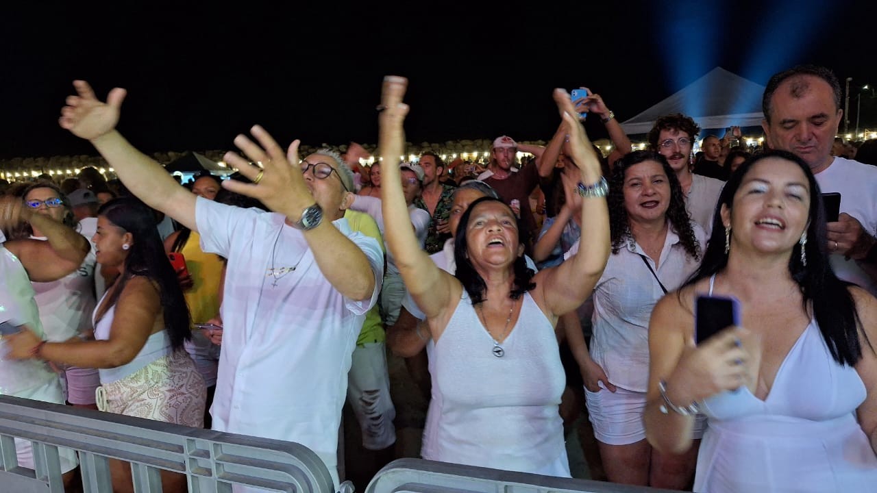 Ano Novo 2025: veja FOTOS e VÍDEOS das festas de réveillon pelo Brasil 