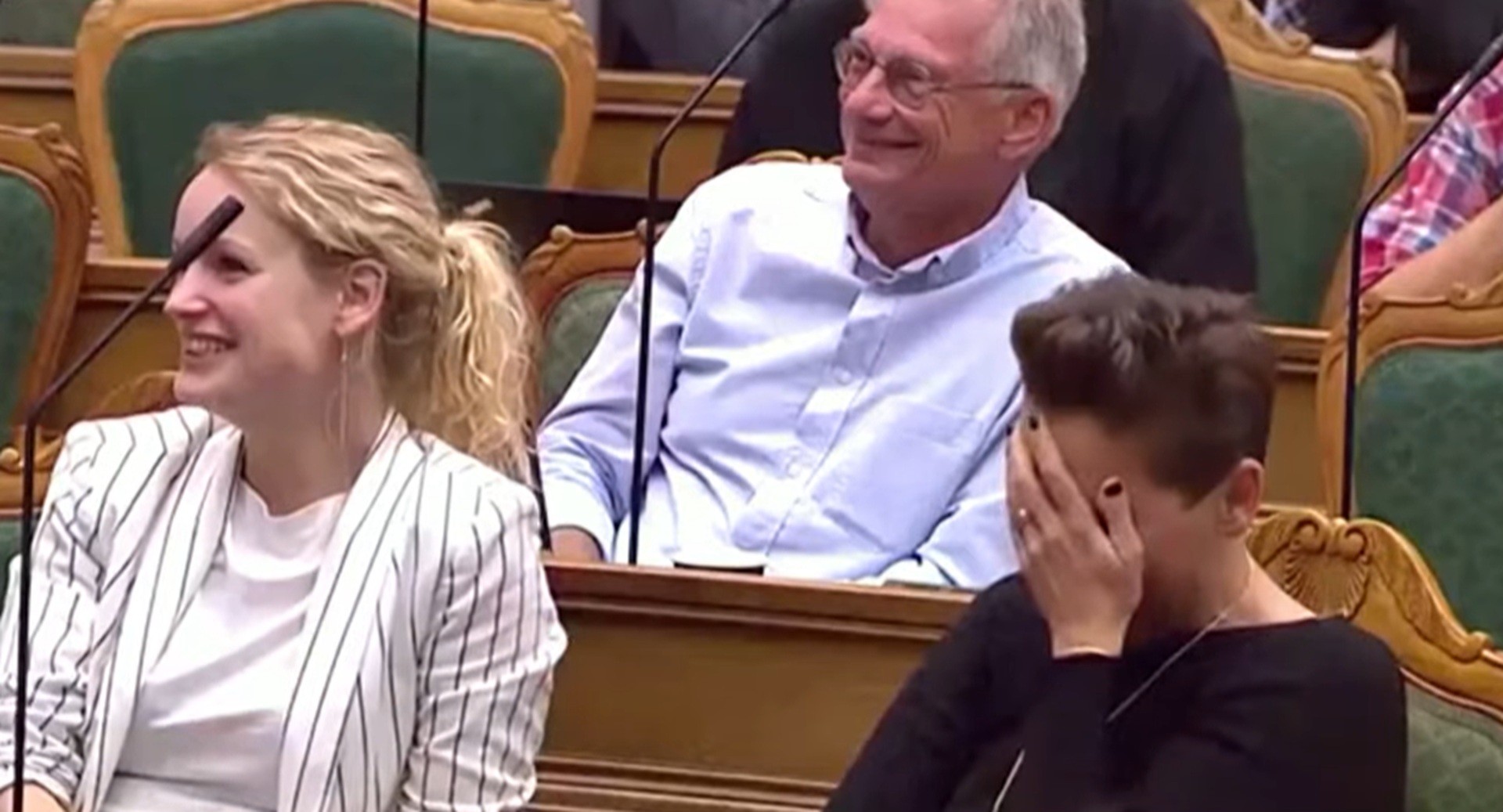 É #FAKE que parlamentares da Dinamarca tiveram crise de riso por causa de campanha de Trump pelo Prêmio Nobel da Paz