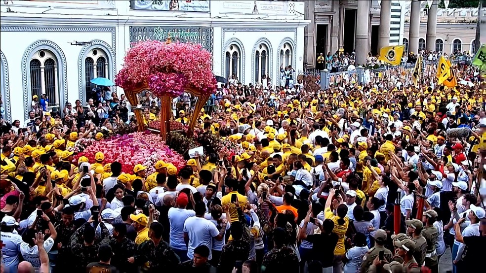 Círio de Nazaré: Berlinda com imagem peregrina de Nossa Senhora chega à Praça Santuário — Foto: Reprodução / Tv Liberal