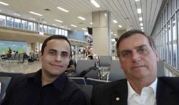 Bolsonaro estava em casa de Angra com Tercio Arnaud  durante operação da PF, diz advogado