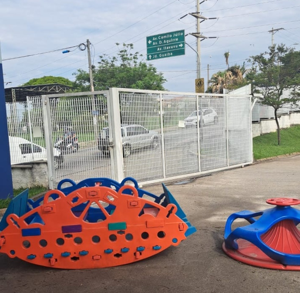 Criança teria fugido por vão de portão de creche, em Sorocaba (SP). — Foto: Arquivo Pessoal/ Reprodução