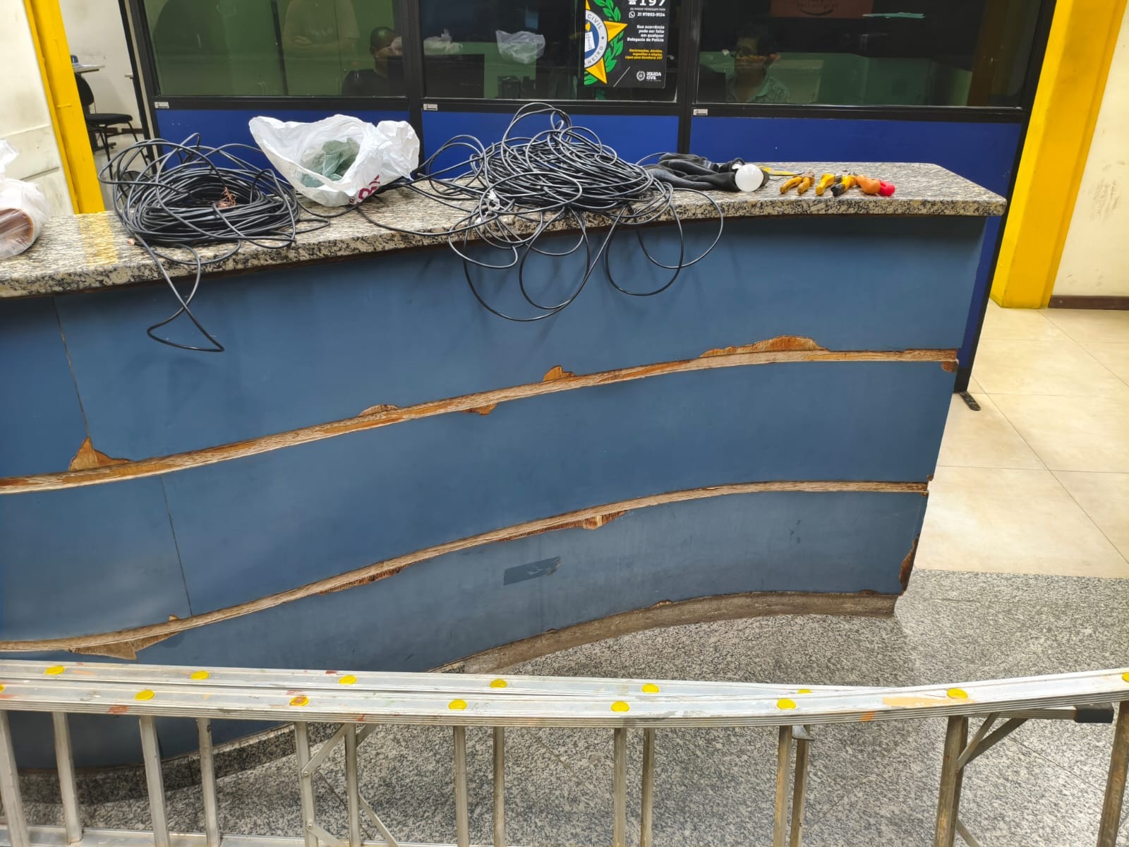 Casal é preso em flagrante por furto de cabos em Barra Mansa