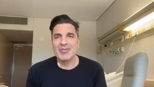 Edu Guedes fala pela primeira vez após cirurgia para retirada de tumor: 'Minha recuperação está sendo ótima' - Chef e apresentador foi submetido no sábado (5) a uma pancreatectomia robótica que teve duração aproximada de seis horas.