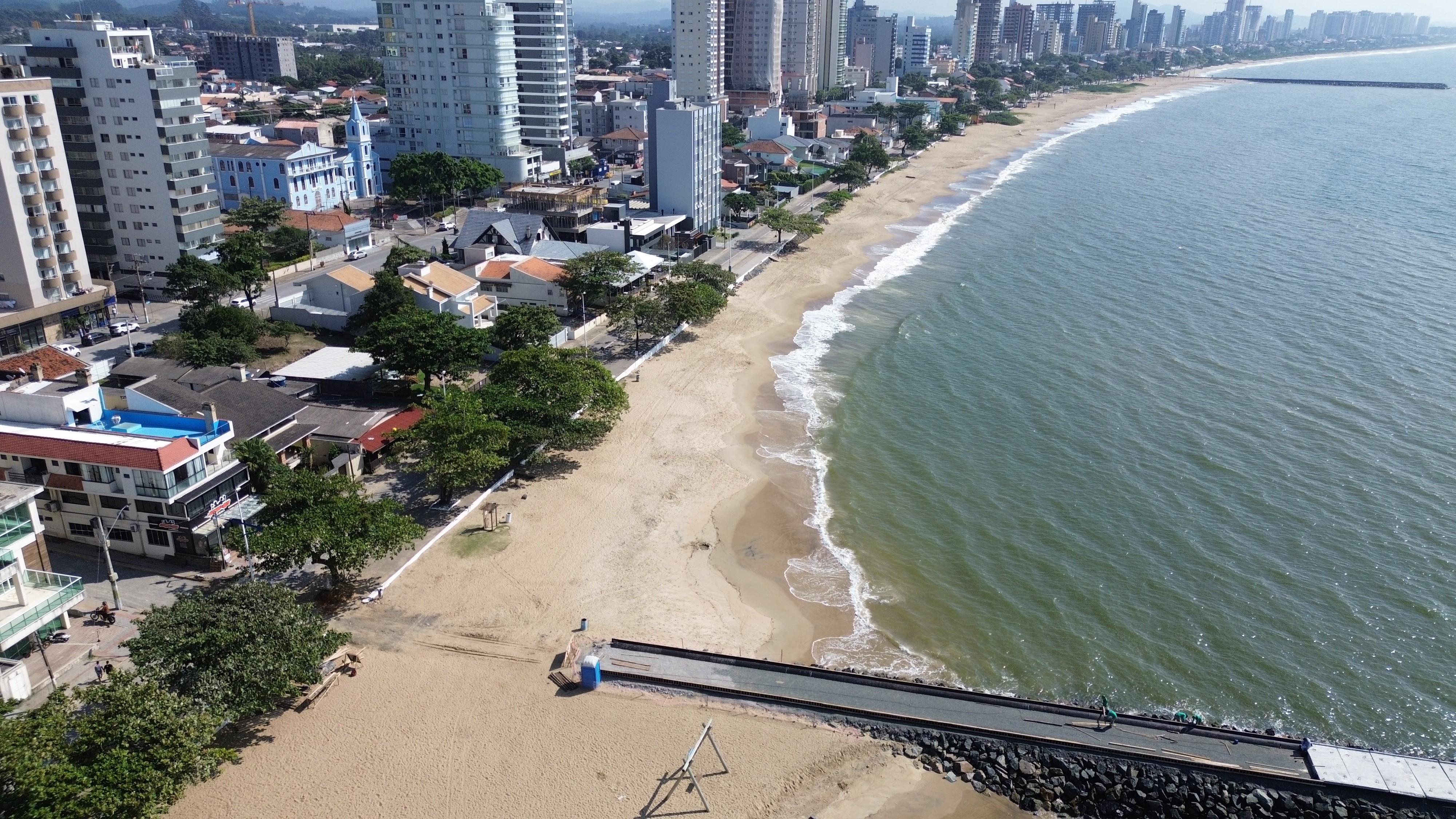 TCE identifica possível sobrepreço de R$ 5,5 milhões em obra para alargar praia em SC pela 4ª vez