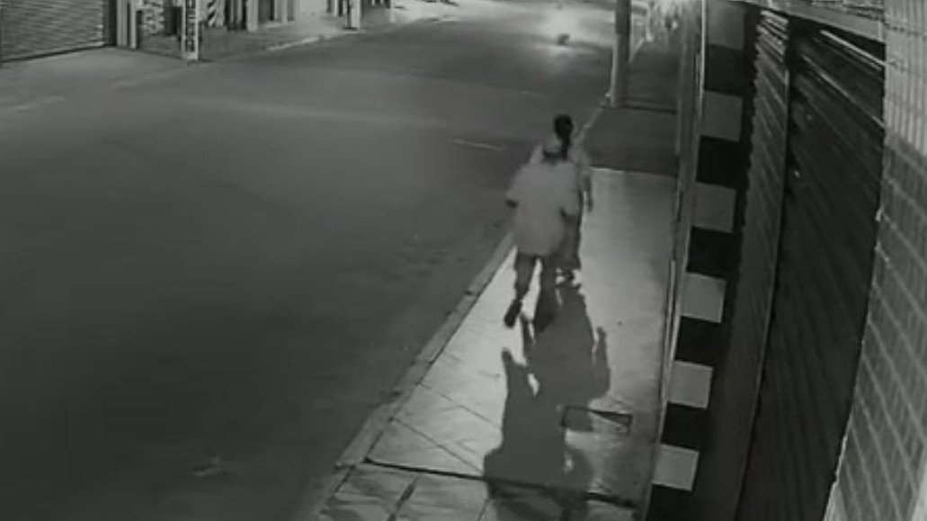 Homem é preso após ser flagrado por câmeras cometendo importunação sexual em Cruzeiro; veja VÍDEO