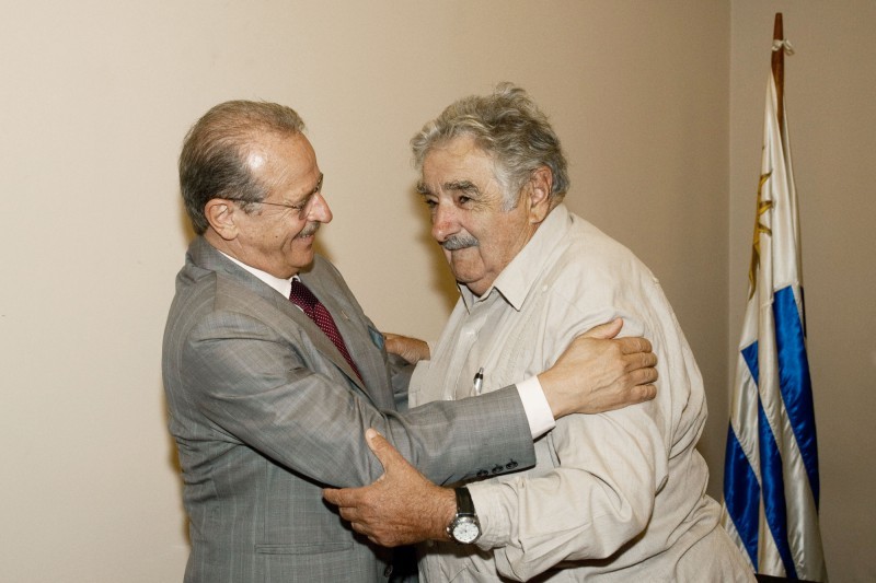 'Chamava atenção pela capacidade de ser tolerante, inclusive com o inimigo', diz Tarso Genro sobre Mujica