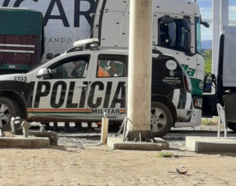 Bombeiros fizeram a retirada do corpo da vítima, que era natural de Goiânia. — Foto: Arquivo pessoal