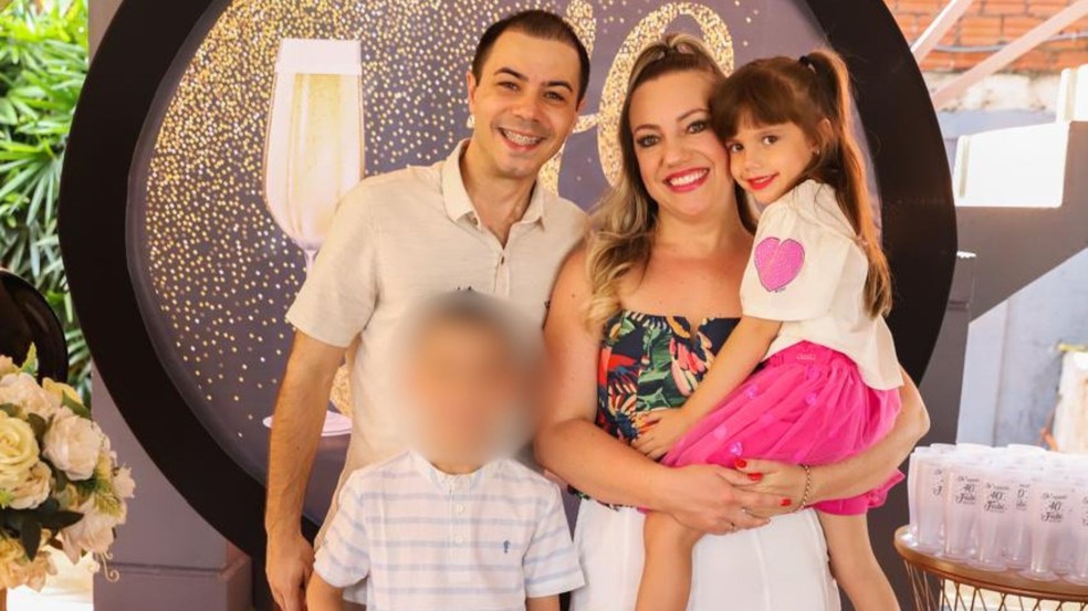 1 de 4
Fabiane e filha faleceram em decorrência de um acidente — Foto: Arquivo pessoal