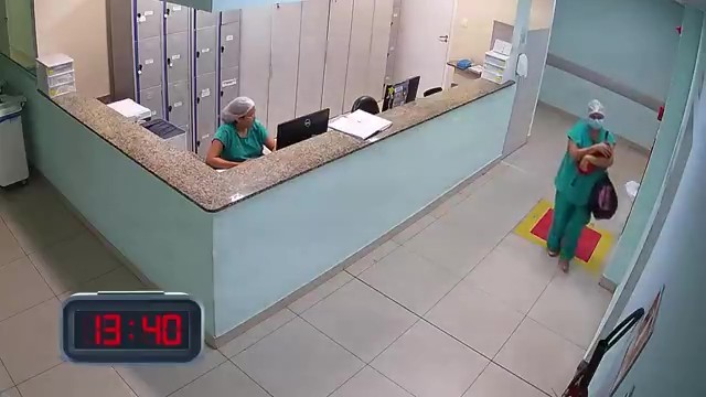 Técnica que tentou sequestrar bebê fingia estar grávida e tinha quarto pronto com berço e fraldas, diz polícia 