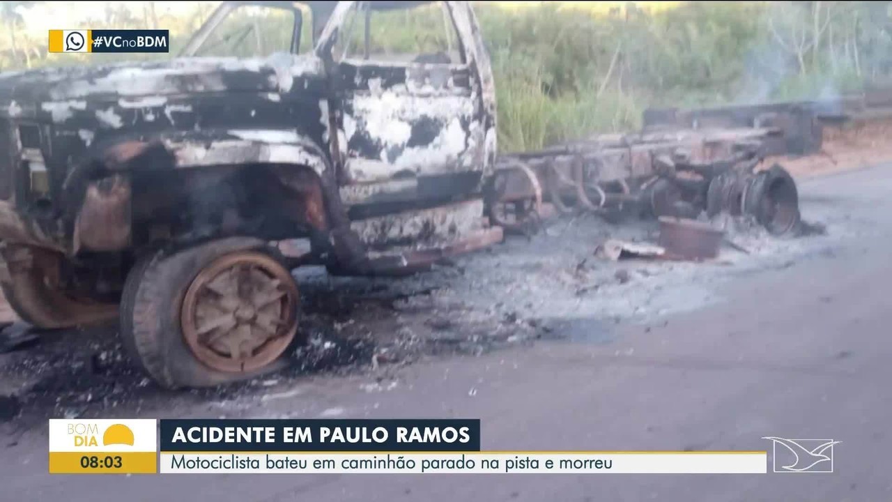 Motociclista morre ao bater em caminhão parado em rodovia, em Paulo Ramos, no Maranhão