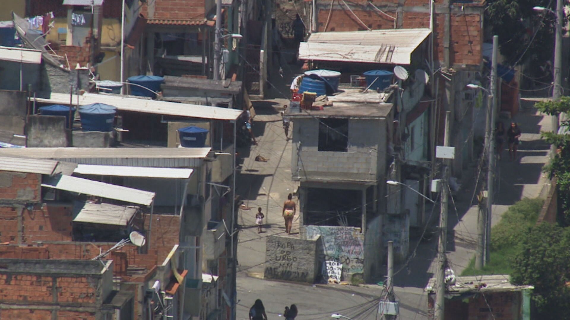 Domínio do tráfico, tiroteios constantes e ausência de serviços: como está o Complexo do Alemão 15 anos após a instalação da UPP