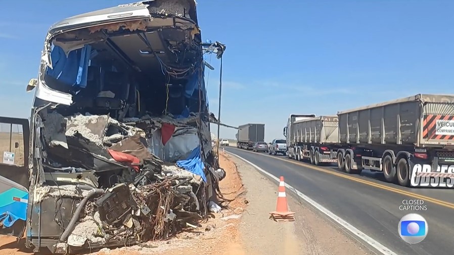 Pista irregular, excesso de velocidade e circulação proibida: laudo aponta causas de acidente que deixou 11 mortos em MT 