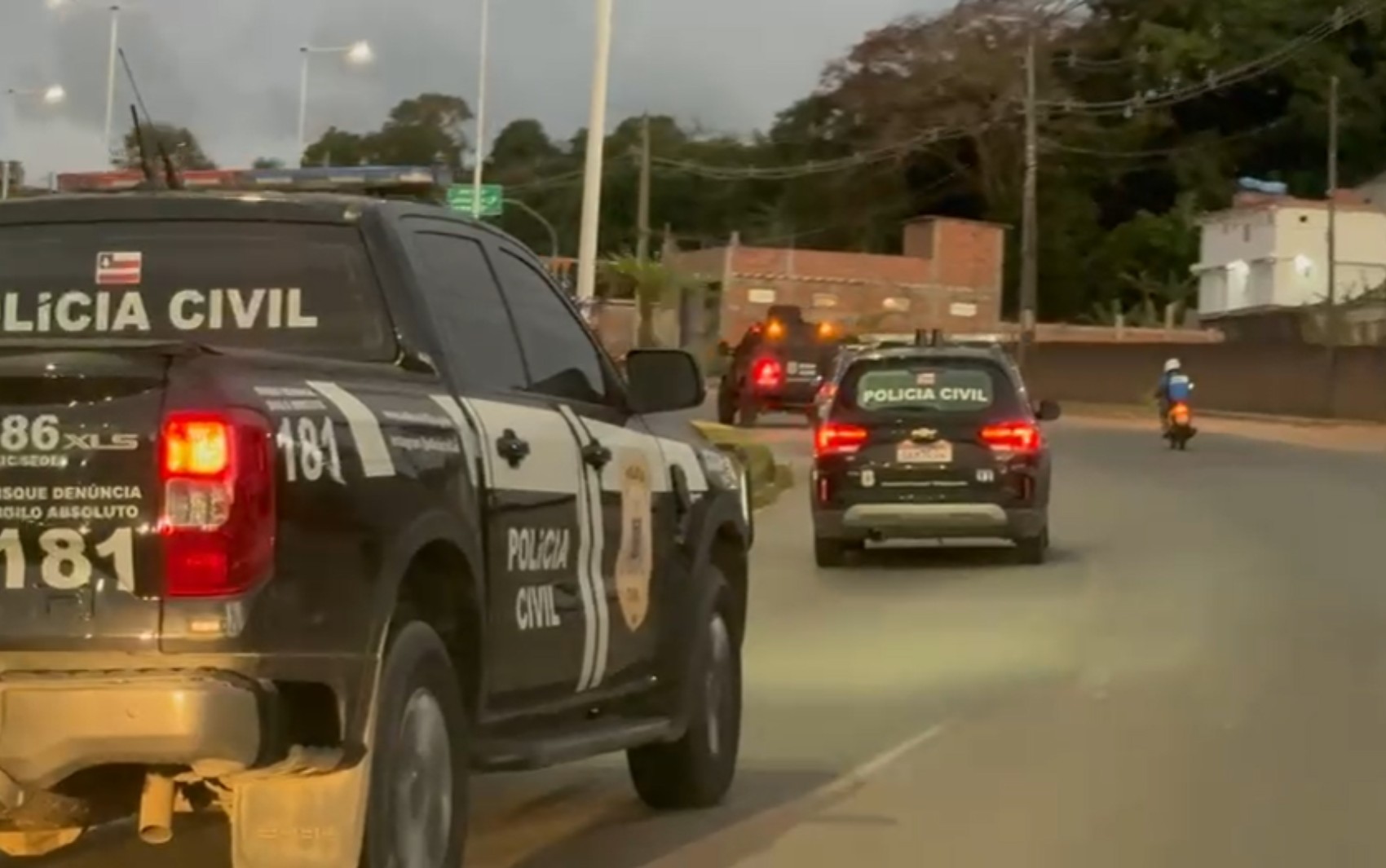 Dez investigados por extorsões mediante sequestro e homicídios são procurados pela polícia na BA e SP