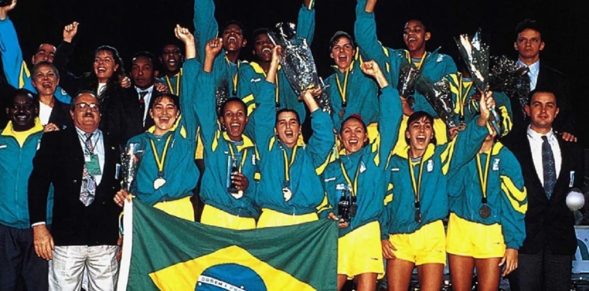 Sesc Verão 2026: campeãs mundiais em 1994, 'Meninas de Ouro' do basquete se reencontram para jogo exibição em Bauru