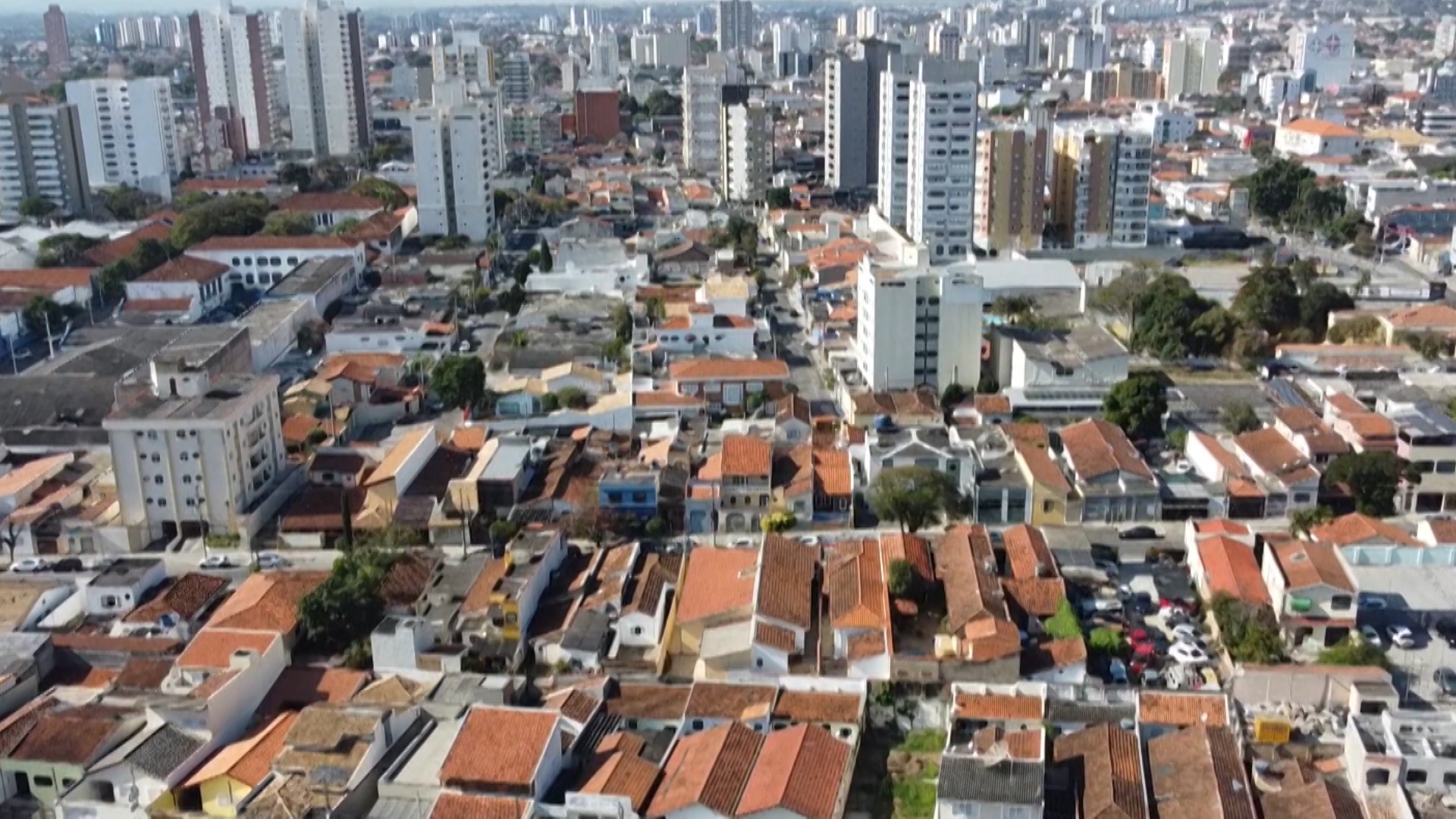 Prefeitura de Taubaté sanciona leis da taxa de lixo e de aumento no IPTU em 2026