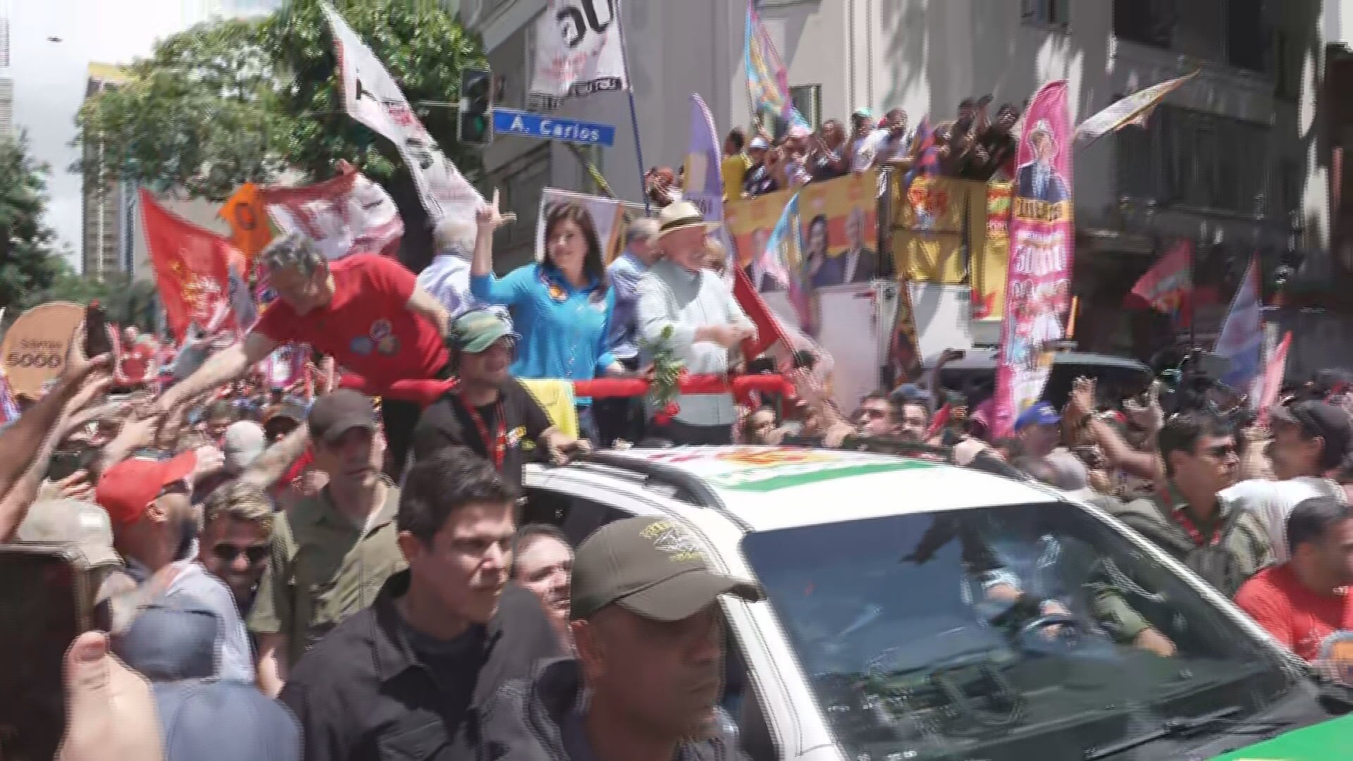 Ato de Lula e Haddad em SP começa com atrito entre organização e PM após impasse sobre local da caminhada