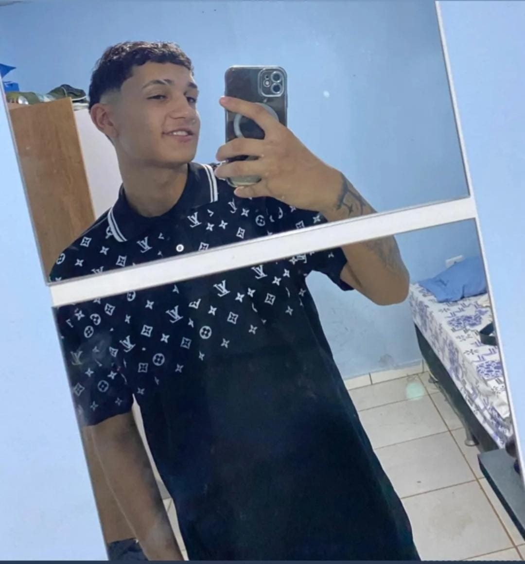 Adolecente de 17 anos é morto a tiros enquanto dormia no Residencial Vivendas I em Petrolina