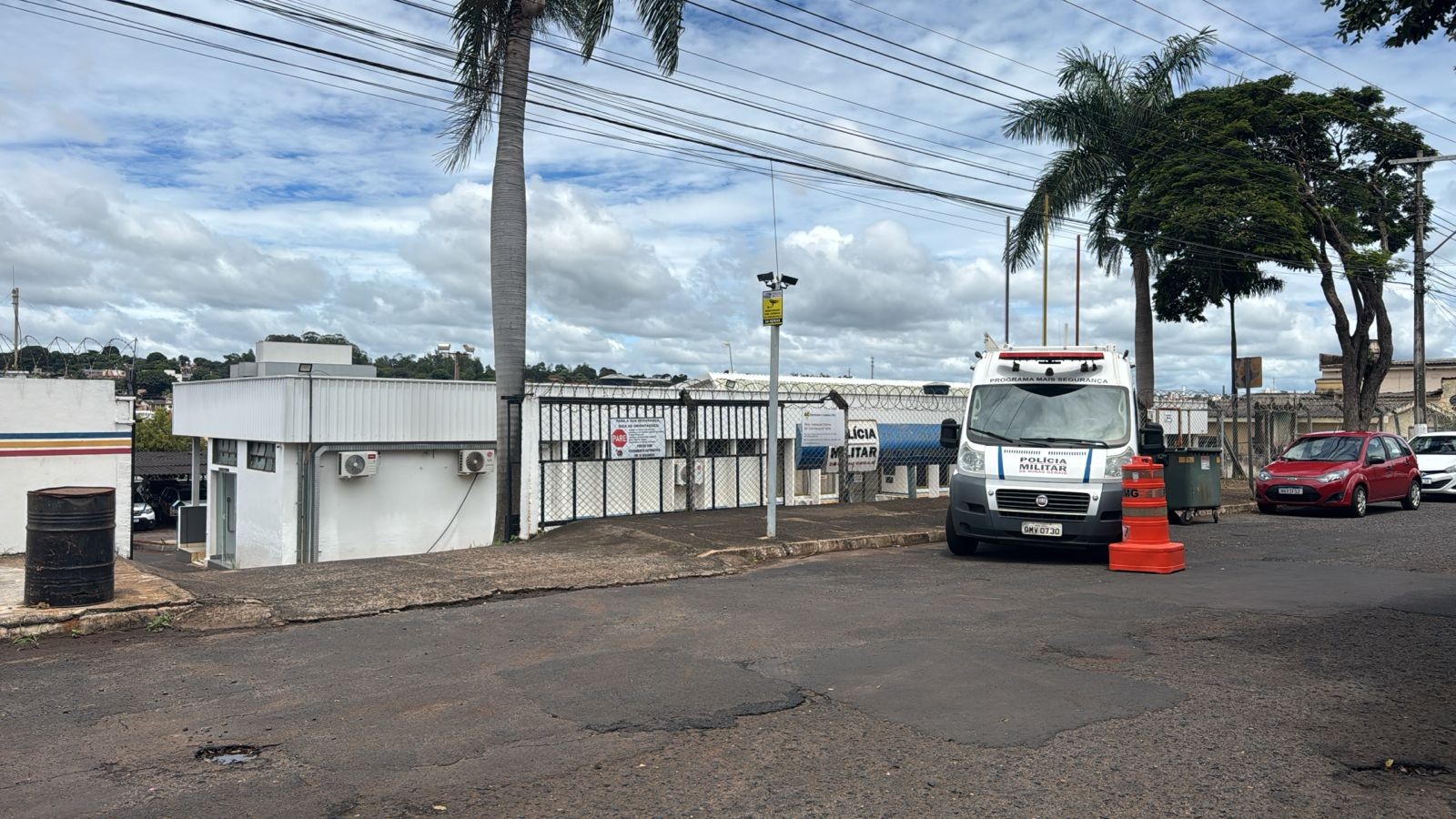 Menina de 2 anos sai sozinha de casa, se perde no Bairro Canaã e é encontrada minutos depois