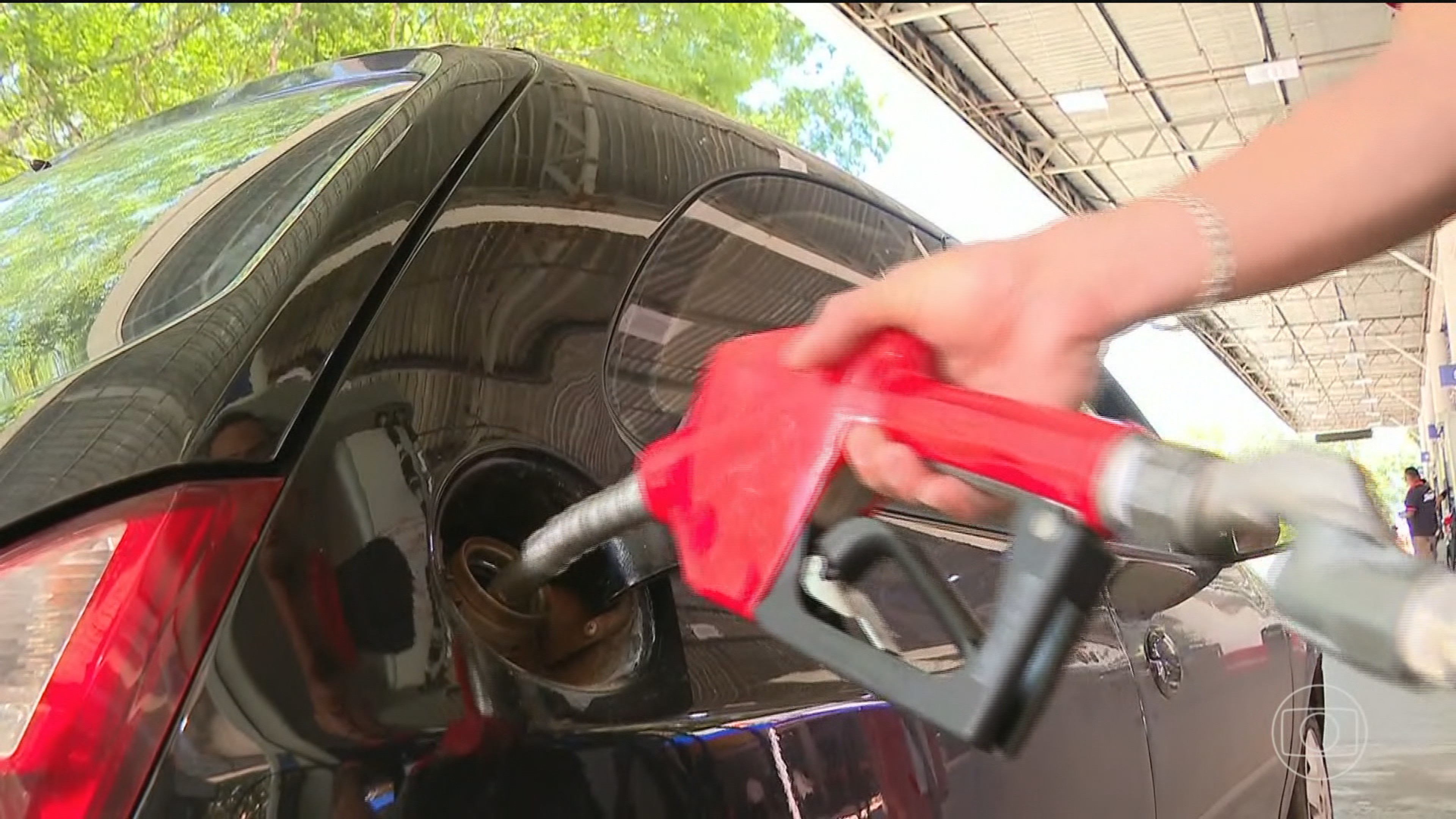 Governo anuncia dois meses de subsídio para gasolina; impacto fiscal pode chegar a R$ 6 bilhões