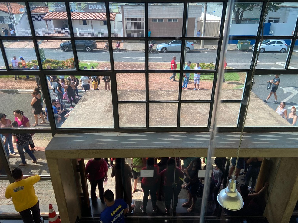 Mobilização na Câmara de Vereadores de Uberlândia — Foto: Gabriel Sarreta