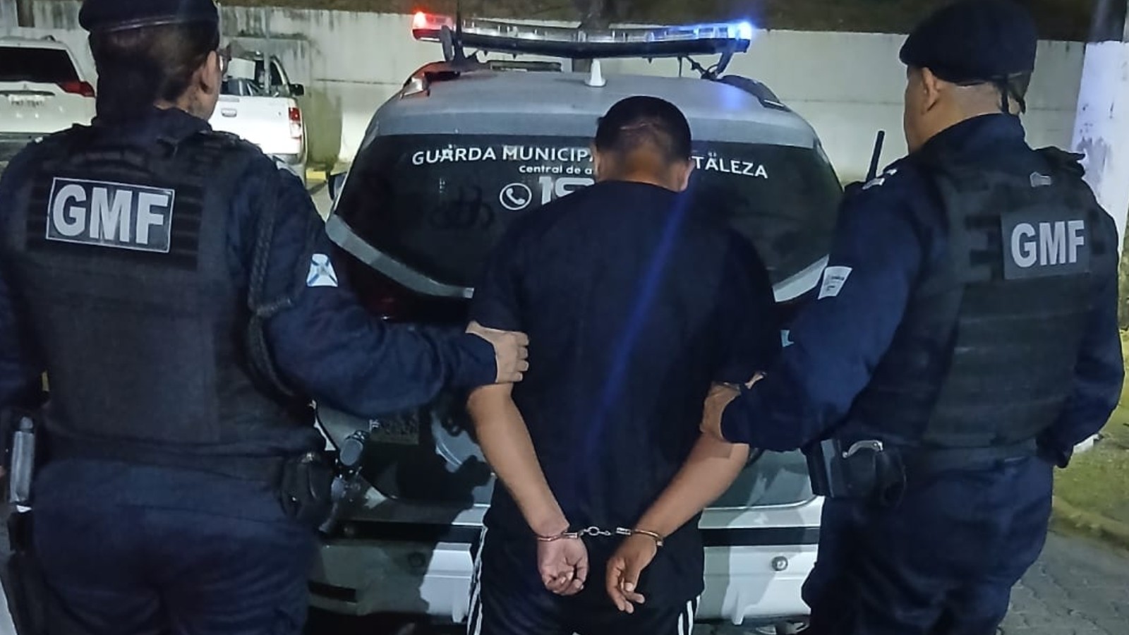 Homem é preso após exibir órgão sexual para mulher em ônibus em Fortaleza