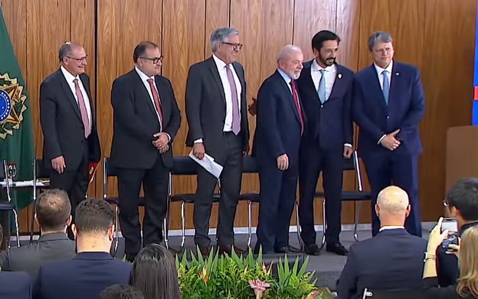 Evento no Palácio do Planalto de obras de mobilidade para São Paulo. — Foto: Reprodução/CanalGov