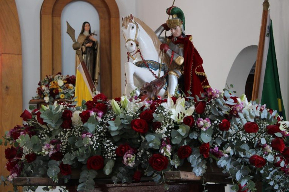 Festa de São Jorge movimenta Petrópolis com missas e procissão