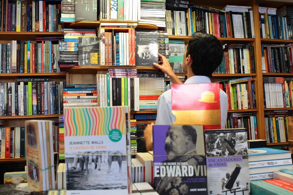 1ª Feira Literária de Santos traz escritores, oficinas e apresentações artísticas; veja a programação