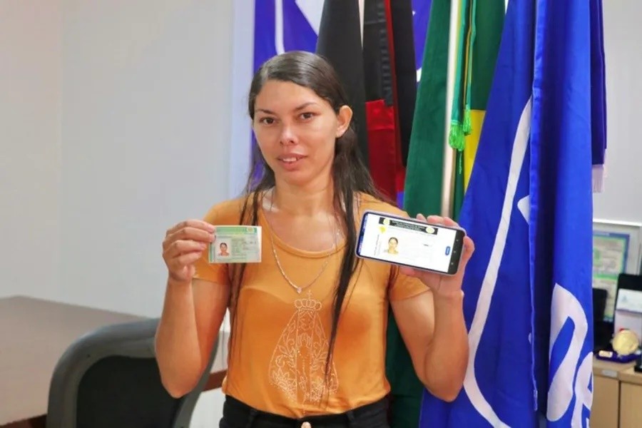 ‘Custo da habilitação era muito alto’, diz paraibana que se tornou a primeira brasileira a tirar CNH pelo novo modelo