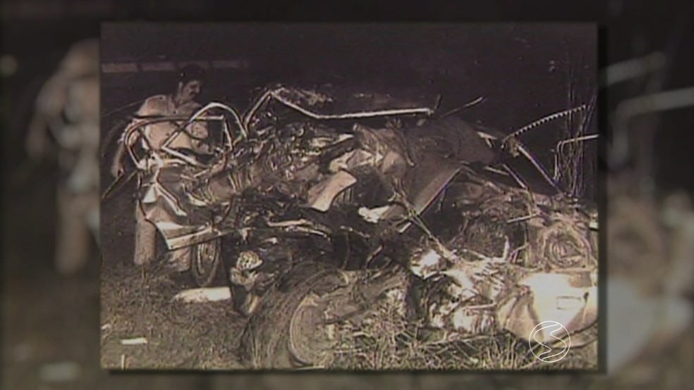 Imagem do acidente de Juscelino Kubitschek na Via Dutra — Foto: Reprodução/ TV Rio Sul