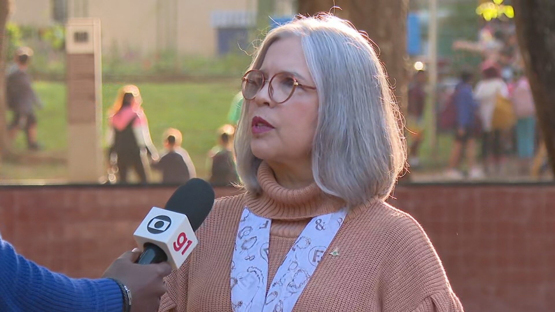 Secretária de Educação tira abono durante greve dos professores
