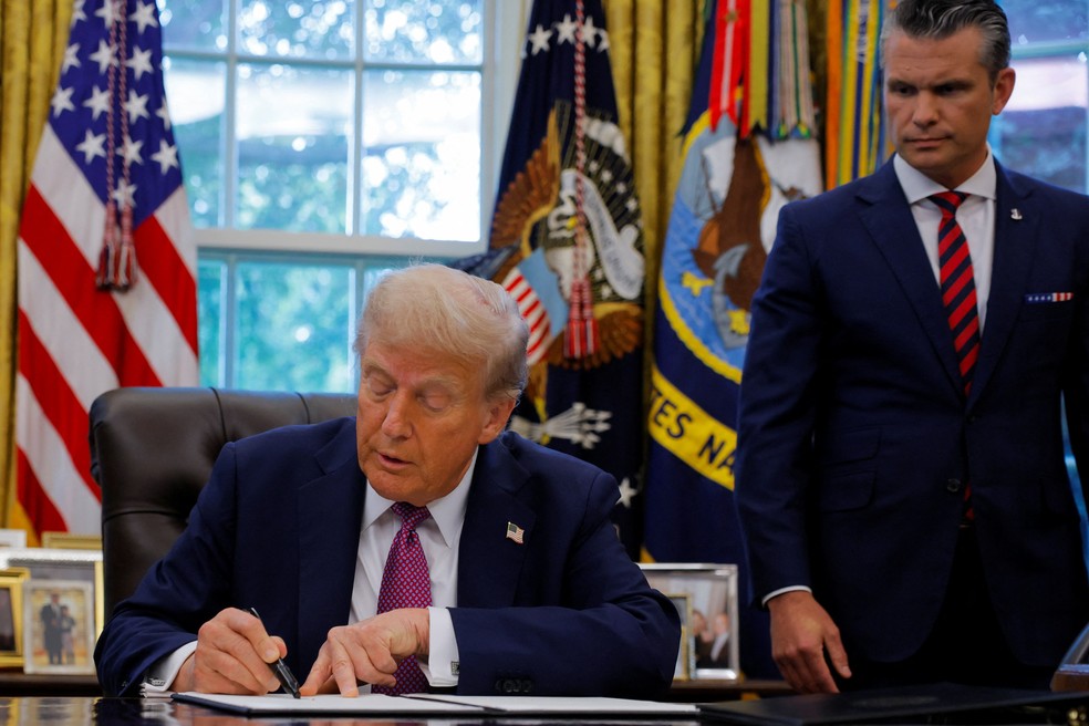 Trump assina ordem para mudar nome do Pentágono para 'Departamento de Guerra '