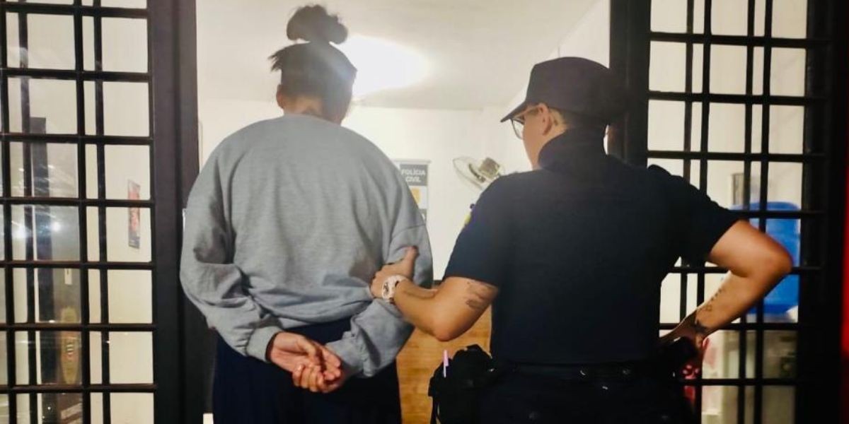 Mãe é presa suspeita de matar a filha durante briga no interior de SP