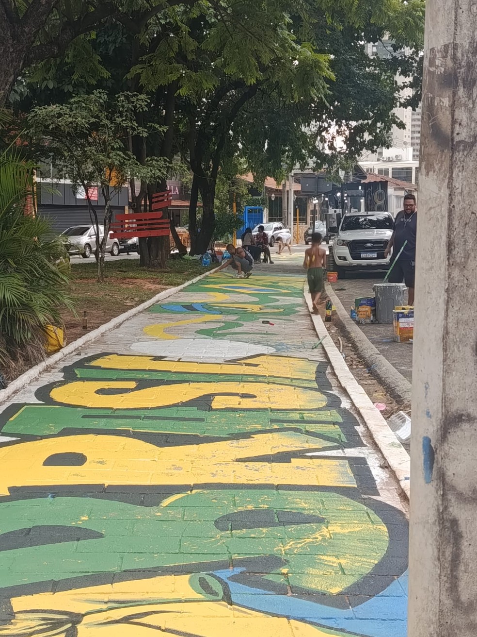 3 de 6
Copa 2026: Bauru entra no clima do mundial com mutir&atilde;o de pintura no Parque Vit&oacute;ria R&eacute;gia &mdash; Foto: Klauber Augusto/Arquivo pessoal