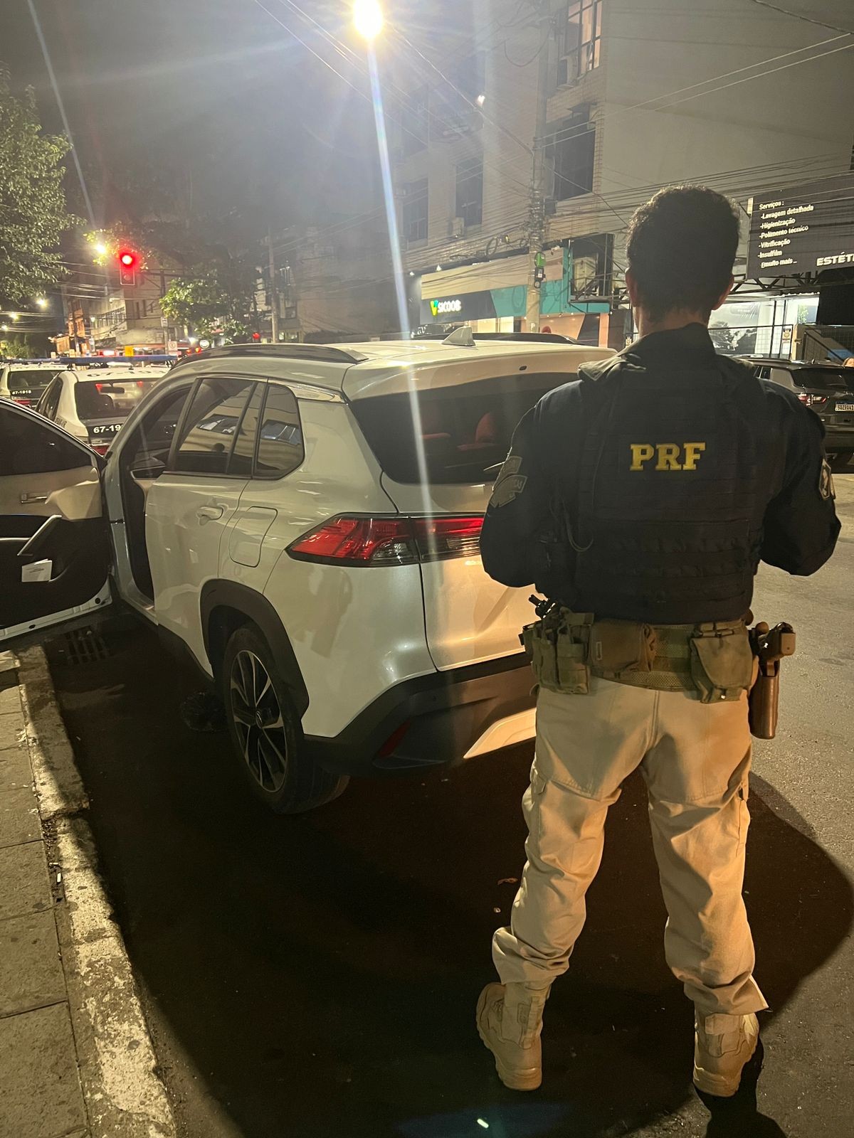 Homem é preso por dirigir carro roubado em Volta Redonda 