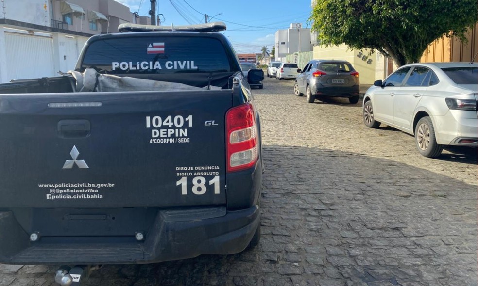 Policiais encontraram na casa do adolescente dispositivos eletrônicos, onde estavam armazenados cenas de abuso sexual infantil. — Foto: Ascom PCBA