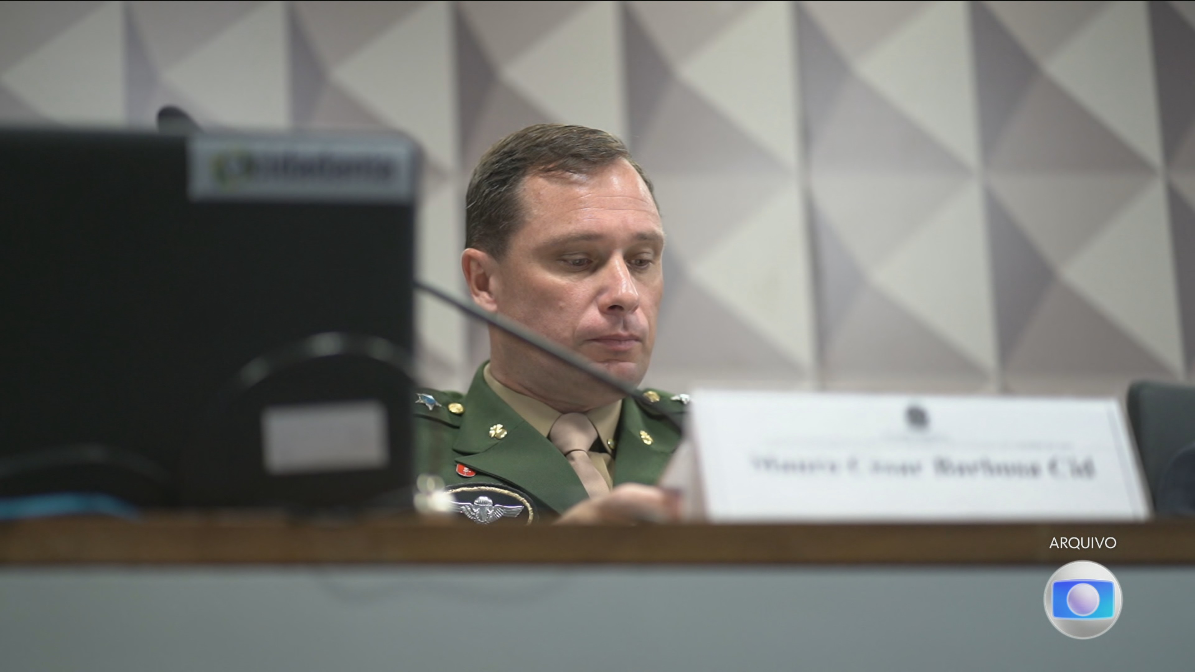 Trama golpista: defesa tenta desvincular Mauro Cid de intenção golpista e mostrar delator como militar 'obediente' 