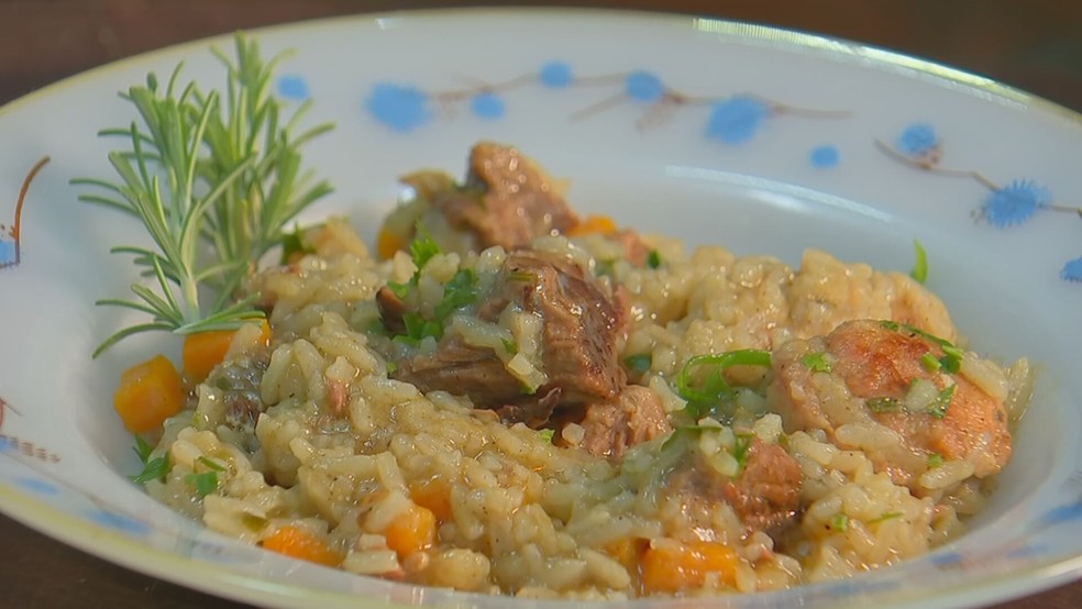 1 de 1
Aprenda a fazer um delicioso arroz com fraldinha &mdash; Foto: Reprodu&ccedil;&atilde;o/TV TEM