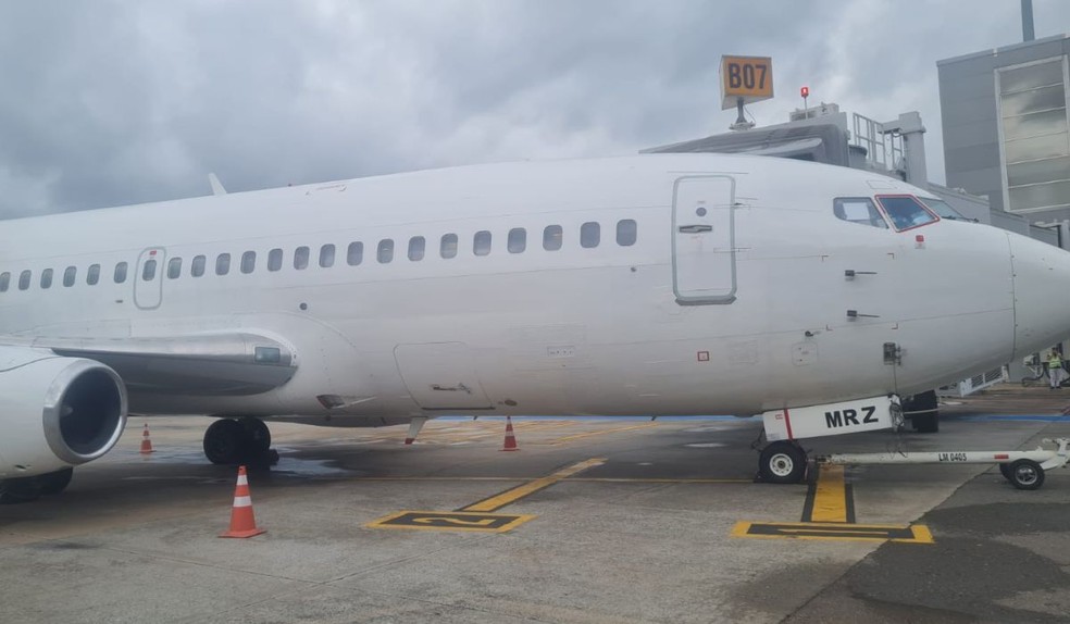 Aeronave da Aviatsa com haitianos pousou no Aeroporto Internacional de Viracopos, em Campinas (SP), nesta quinta-feira (12) — Foto: Arquivo pessoal